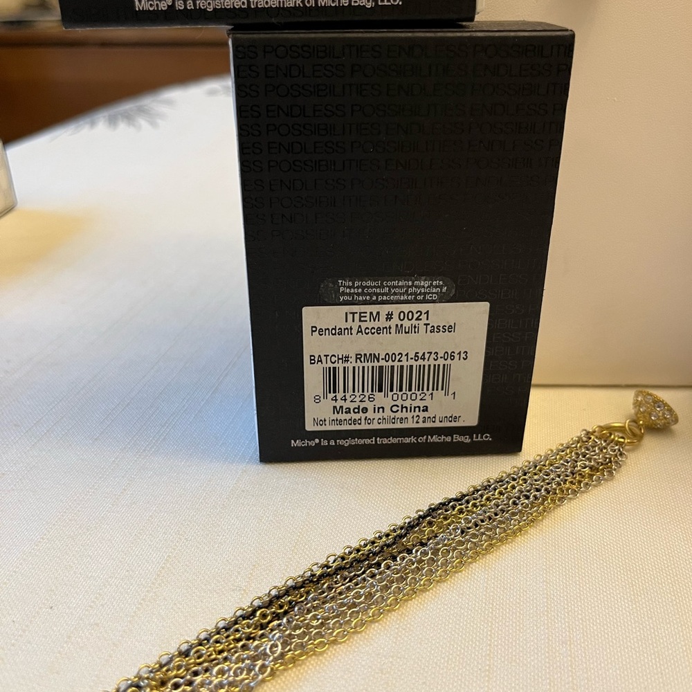 MICHE New Old Stock 18” Gold Tone Rope Necklace w/ (2) Interchangeable Pendants - Picture 3 of 10